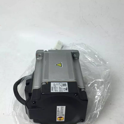 Omron R88M-G75030H-S2-Z Servo Motor - OMRON