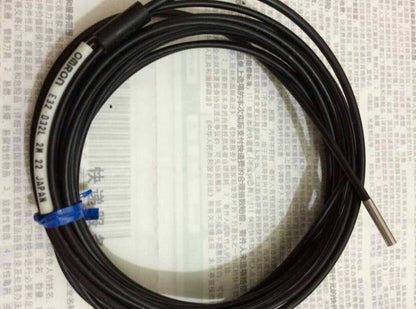 OMRON E32-D32L Photoelectric Switch E32D32L 1PC - OMRON