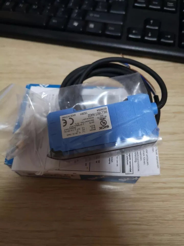 SICK WLL180T-N432 Fiber Amplifier - SICK