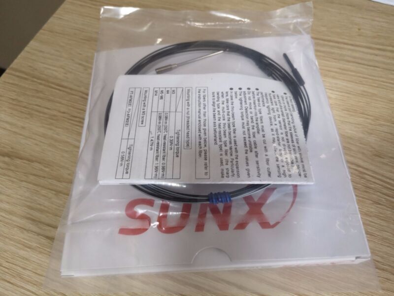 new 1PC  Sunx FD-NFM2S4 Fiber Optic Sensor FDNFM2S4 In Box Sunx