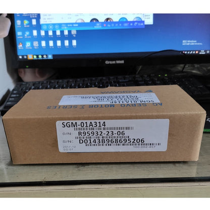 new 1PC Yaskawa SGM-01A314 Servo Motor In Box ping SGM01A314