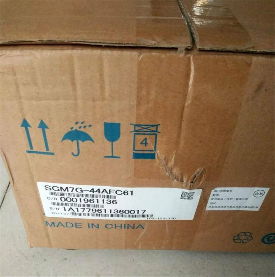 new 1PC YASKAWA SGM7G-44AFC61 Servo Motor In Box ping