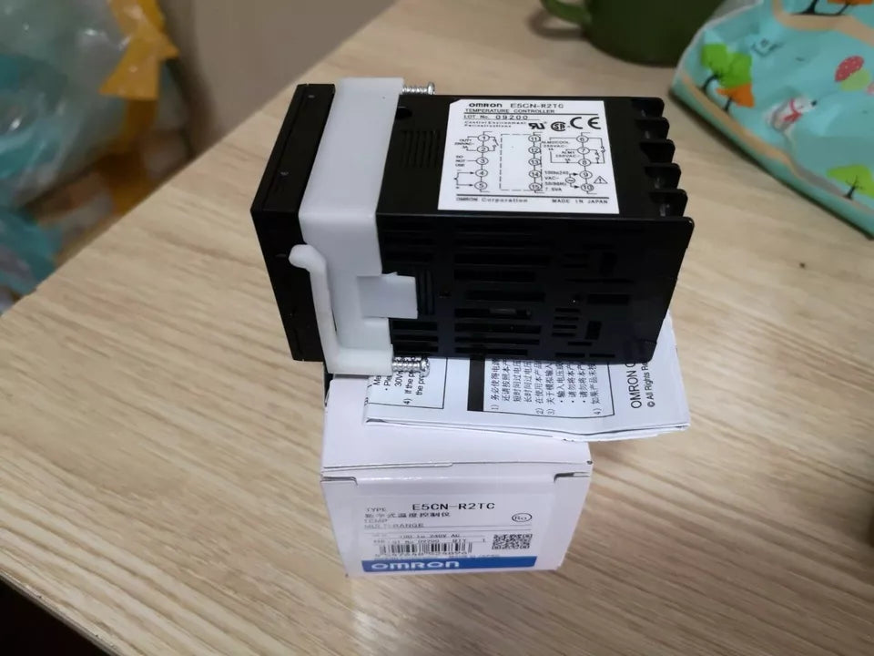 Omron E5CN-R2TC Temperature Controller One E5CNR2TC - OMRON