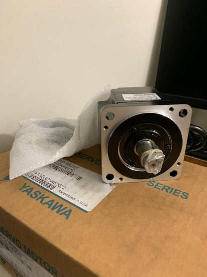 new 1PC YASKAWA SGMPH-02AAE41D Servo Motor In Box ping