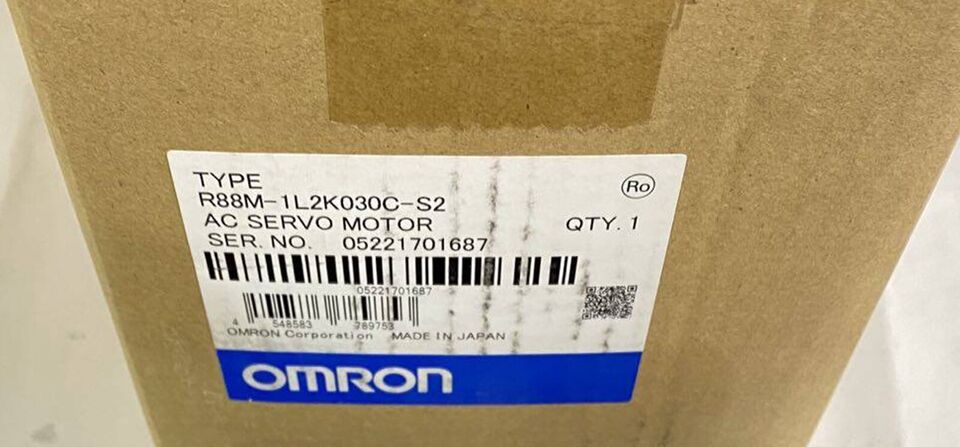 new 1PC  Omron R88M-1L2K030C-S2 AC Servo Motor In Box ping