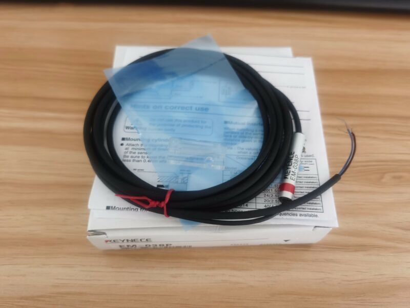1PC Keyence EM038P Proximity sensor EM038P - KEYENCE
