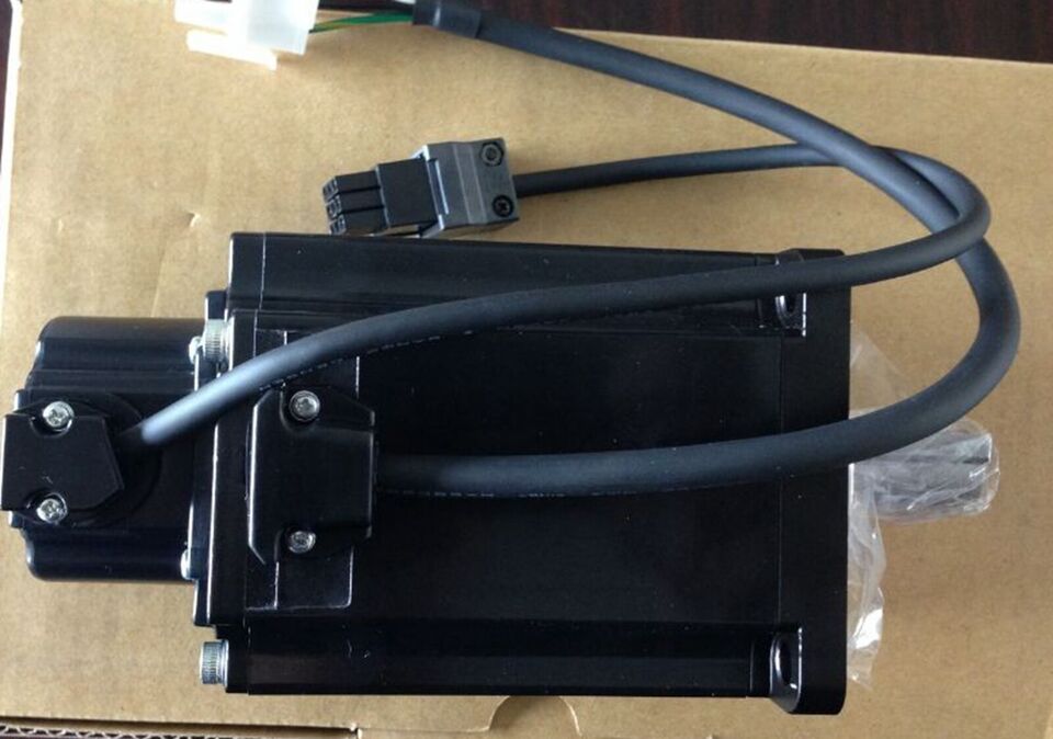 new Fuji GYS751DC2-T2C 1PC  GYS751DC2T2C Servo Motor ping