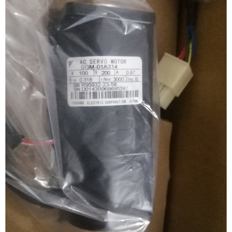 new 1PC Yaskawa SGM-01A314 Servo Motor In Box ping SGM01A314