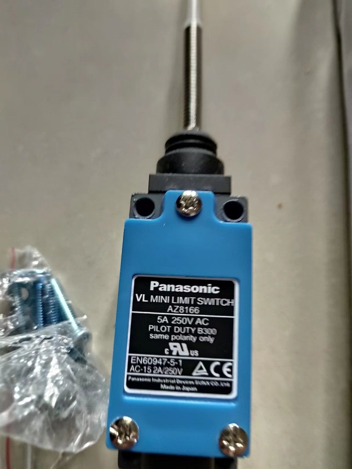 new Panasonic AZ-8166 Limit Switch 1PC  AZ8166