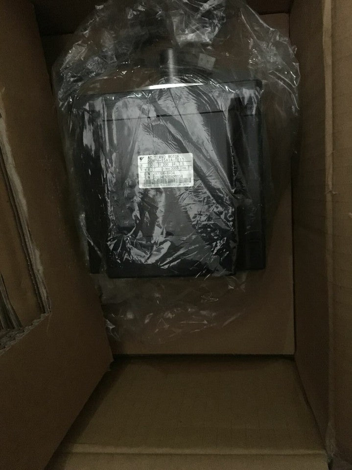 new 1PC YASKAWA SGMPH-15A1A41 Servo Motor In Box ping