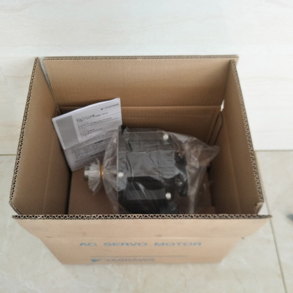 new 1PC YASKAWA SGM7G-44AFC61 Servo Motor In Box ping