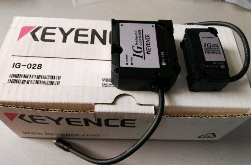 Keyence Laser Sensor Amplifier IG-028 - KEYENCE