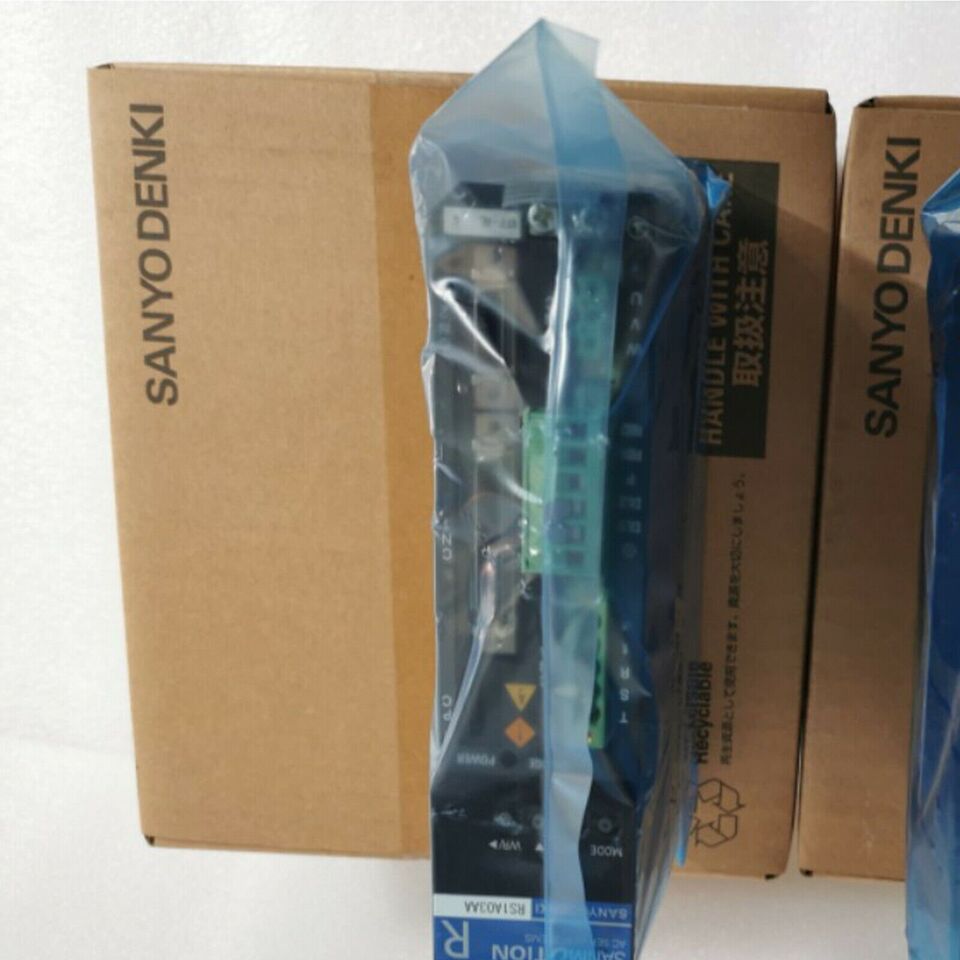 new 1PC  SANYO RS1L03AA  Servo Drive ping