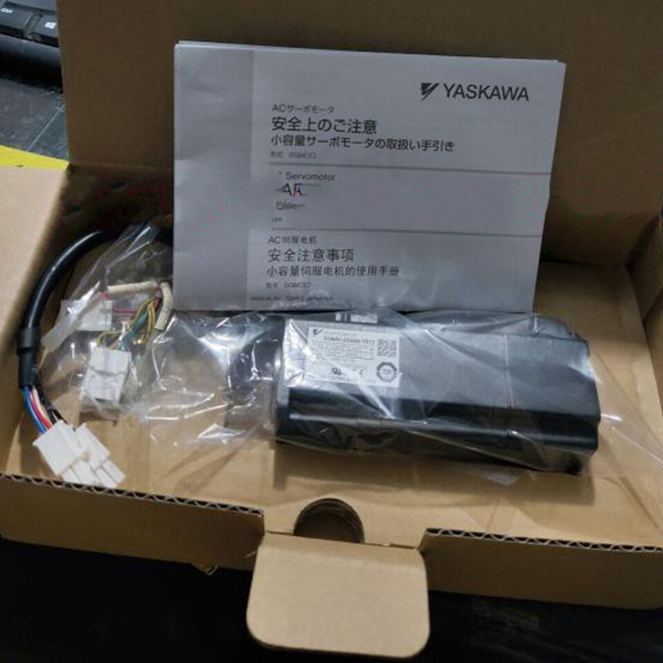 new 1PCS  Yaskawa SGMAV-01ANA-YR12 Servo Motor In Box ping