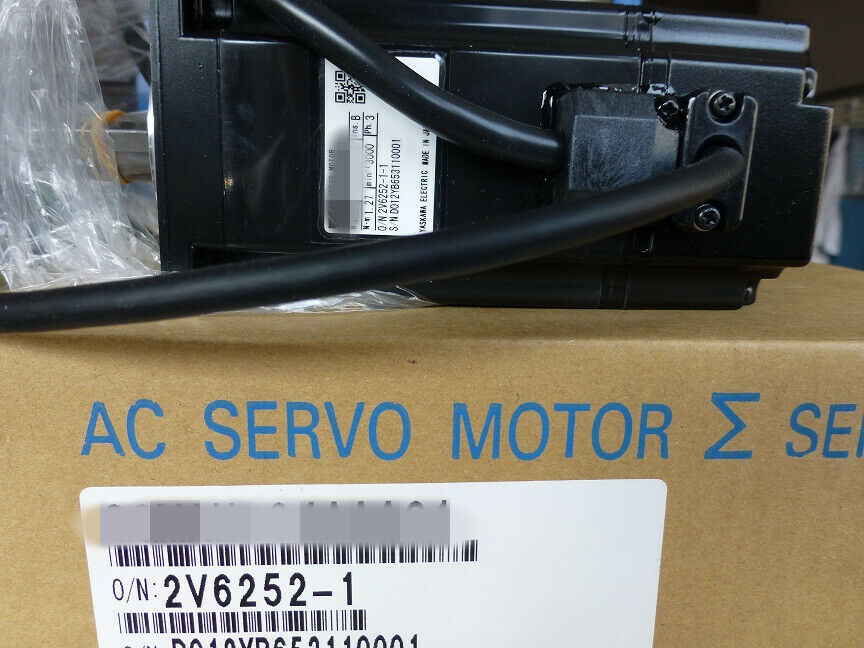 new 1PC YASKAWA AC SERVO MOTOR SGMAS-08A2A-FJ31 In Box - YASKAWA