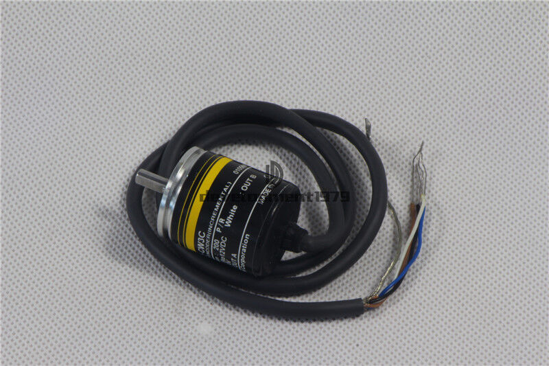 new 1PCS  OMRON E6A2-CW3C 200P/R Rotary Encoder E6A2CW3C