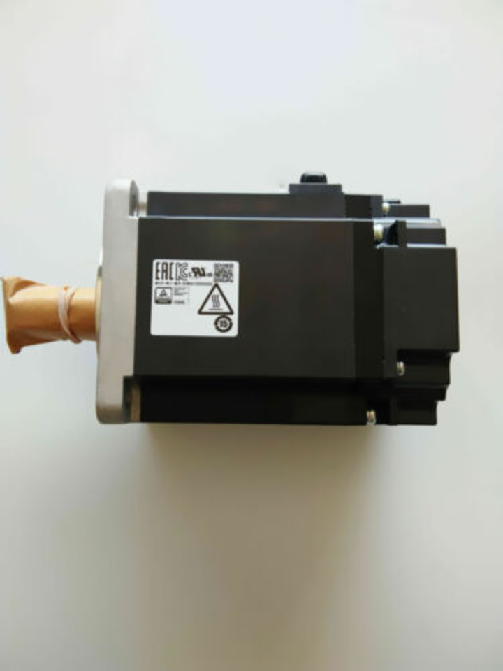 new Mitsubishi HG-MR73 Servo Motor In Box 1PC ping HGMR73 - MITSUBISHI