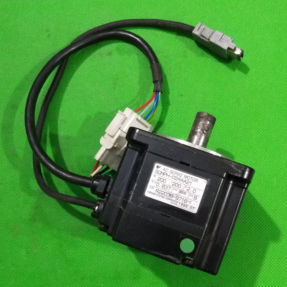 new YASKAWA SGMPH-02AAA21 1PC Servo Motor In Box ping