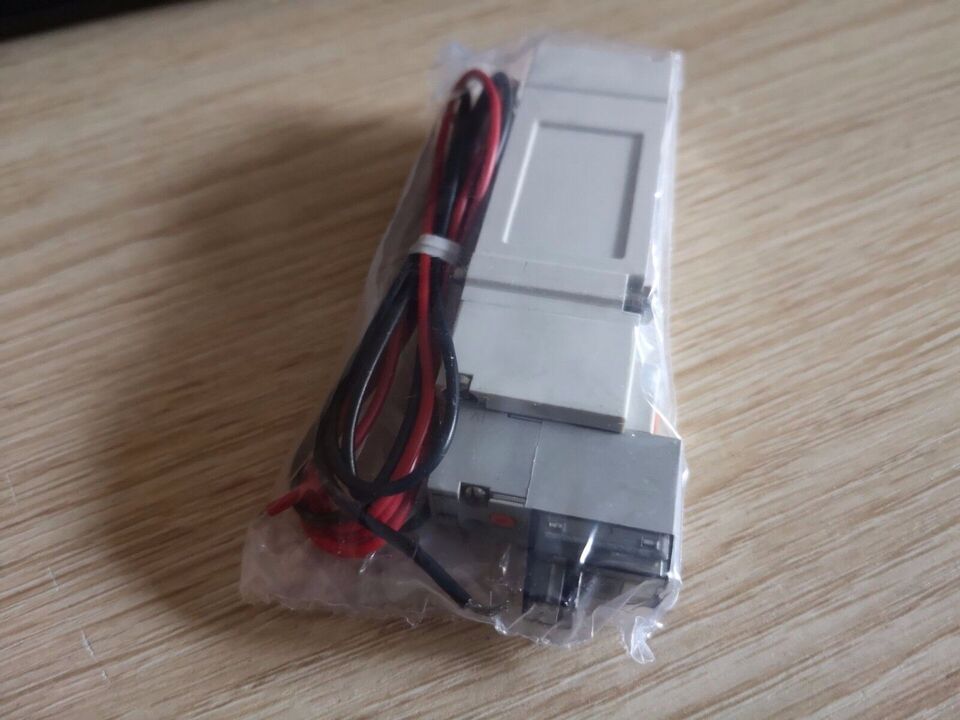 new SMC SY5140-5FU Solenoid Valve 1PC SY51405FU - SMC