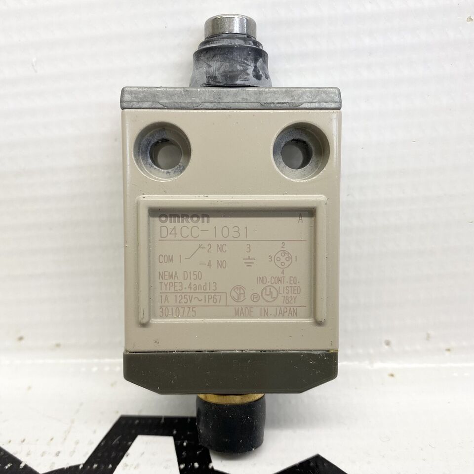 Omron D4CC-1031 Limit Switch - OMRON