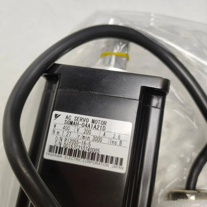 new YASKAWA SGMAH-04A1A21D 1PC Servo Motor In Box ping