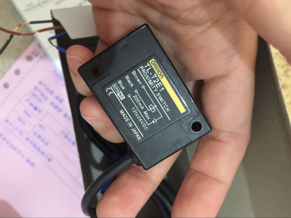 New 1PC Omron TLT2E1 Proximity Sensor - Precise Distance Measurement & Reliable Performance - OMRON