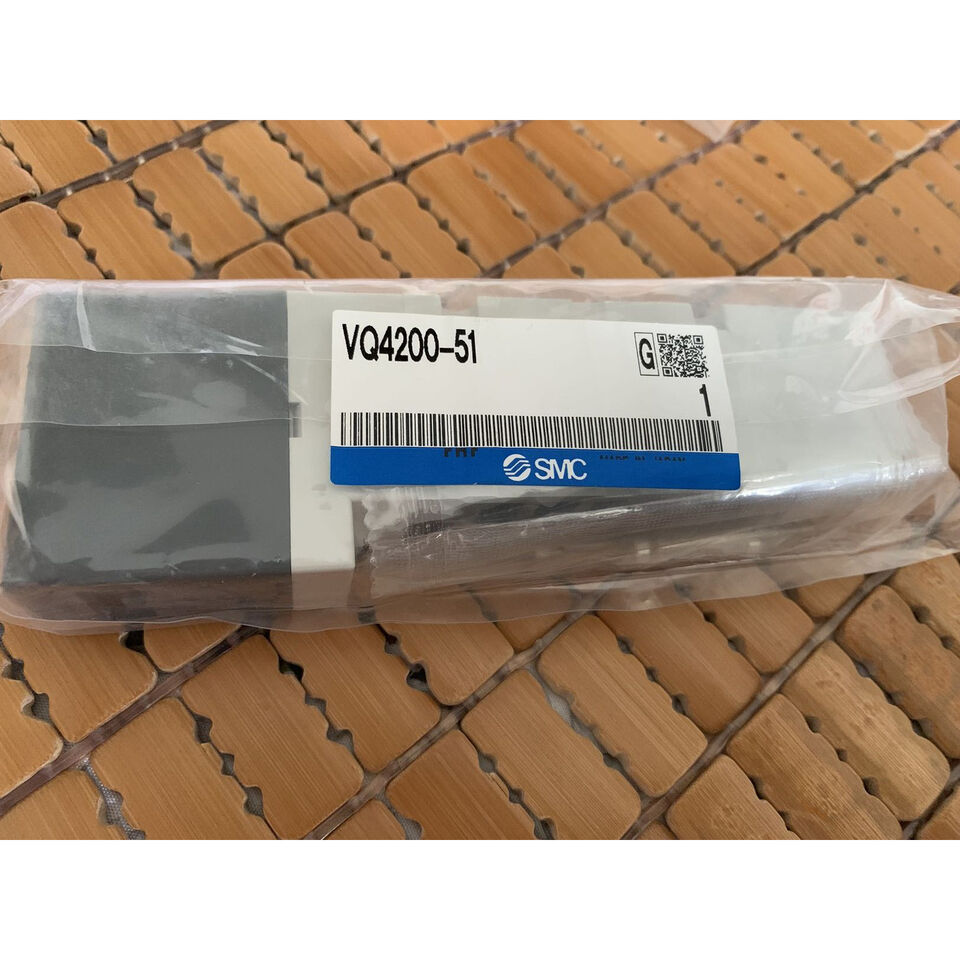 1PC SMC VQ4200-51 Solenoid Valve - SMC