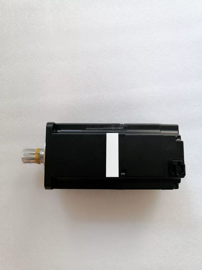 new 1PC YASKAWA SGMAV-08A3A6C Servo Motor In Box ping