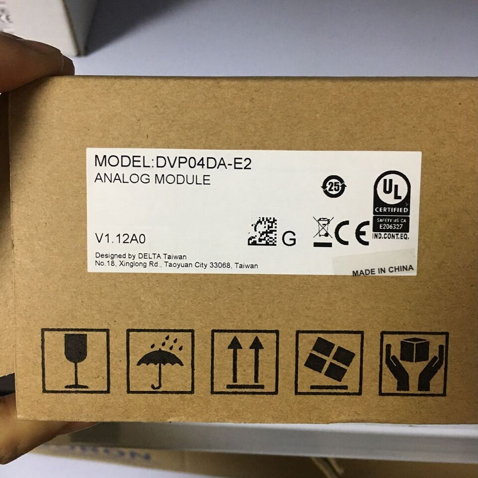 new Delta DVP04DA-E2 PLC One DVP04DAE2 - DELTA