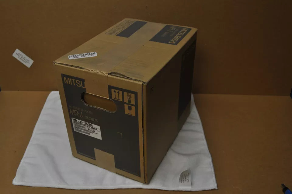 Mitsubishi MR-J3-350B4 Servo Drive New In Box - MITSUBISHI