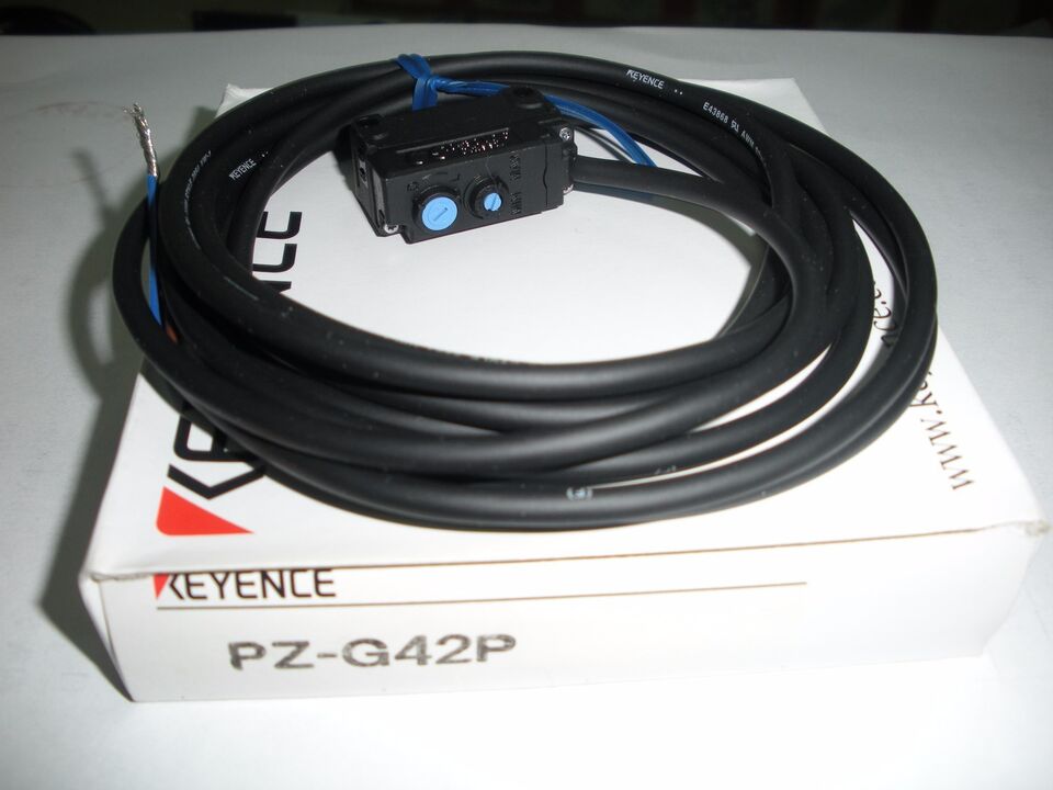 Keyence PZ42P Photoelectric Sensor - KEYENCE