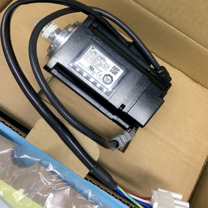 new One YASKAWA SGMJV-04ADD6S Servo Motor SGMJV04ADD6S