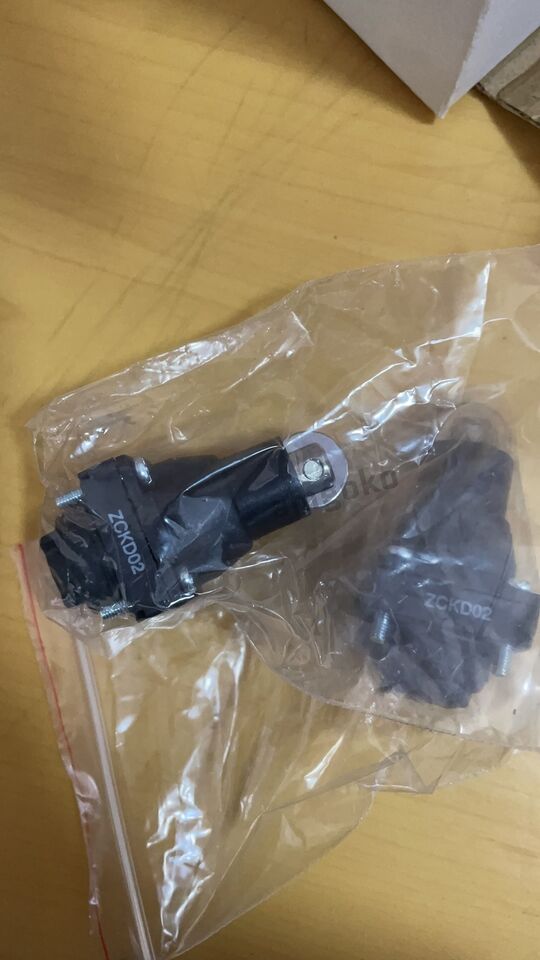 new 1PC Schneider ZCK-D02 Limit Switch ZCKD02 - SCHNEIDER