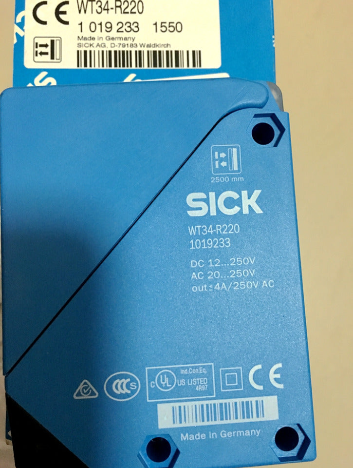 new SICK WT34-R220 Photoelectric Sensor One WT34R220 - SICK