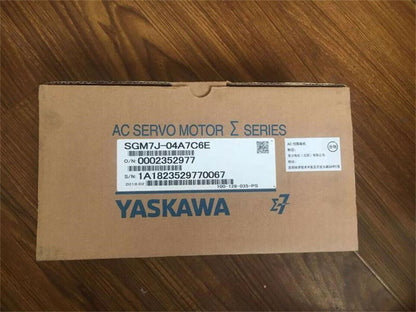 new 1PC Yaskawa SGM7J-04A7C6E Servo Motor In Box ping