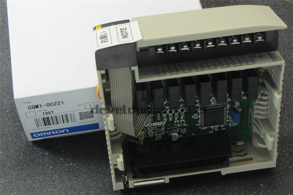OMRON CQM1OC221 Output Unit - OMRON