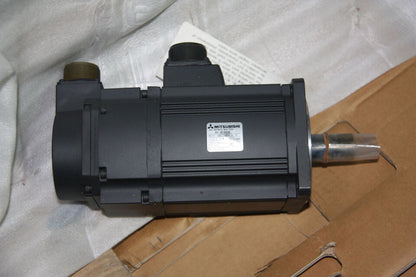 new One Mitsubishi HC-RF153B HCRF153B Servo Motor In Box Expedietd - MITSUBISHI