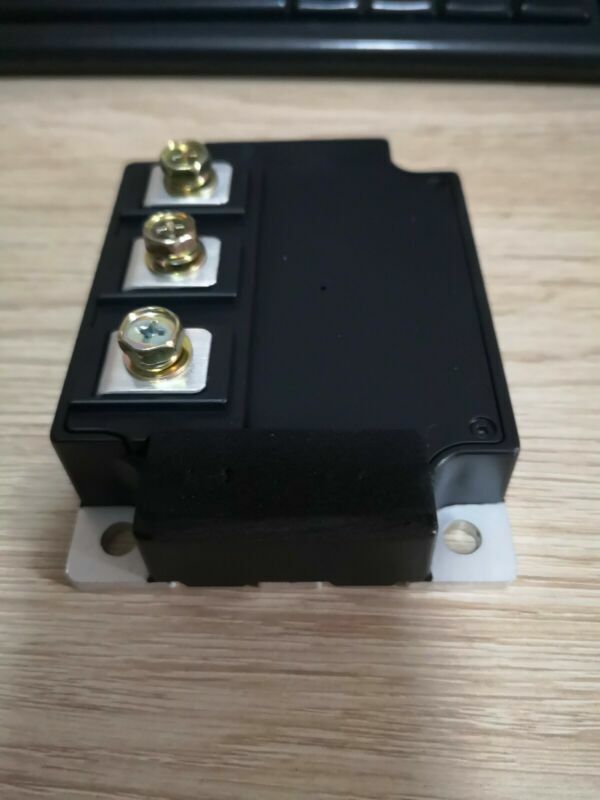 new 1PC Mitsubishi CM400DU-24NFH Module CM400DU24NFH - MITSUBISHI