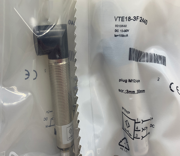 new SICK VTE18-3F2440 Photoelectric Switch One VTE183F2440 - SICK