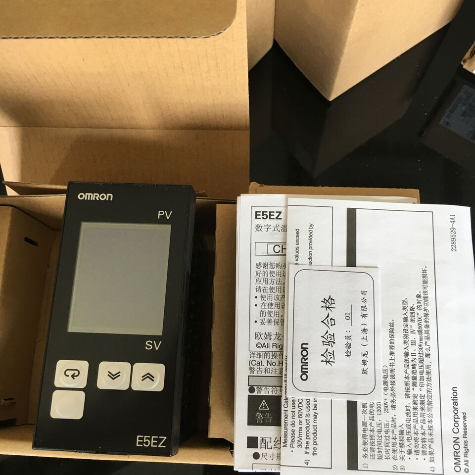Omron E5EZ-Q3MT Temperature Controller E5EZQ3MT - OMRON