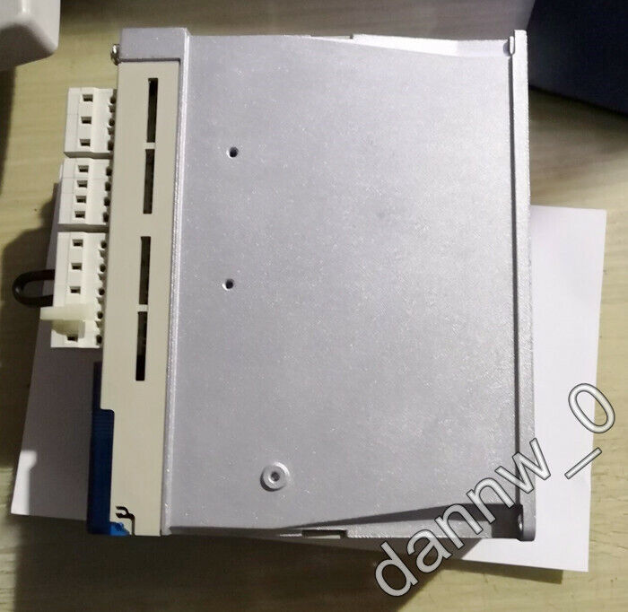new Omron R7D-AP01H AC Servo Drive - OMRON