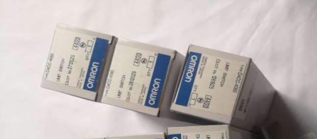 Omron D4CC-4024 Limit Switch - OMRON