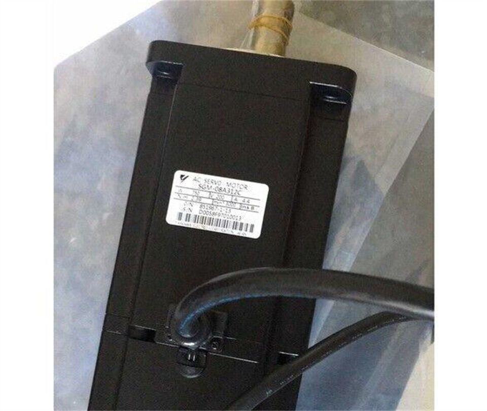 new 1PC YASKAWA SGM-08A312C AC SERVO MOTOR SGM08A312C PING - YASKAWA
