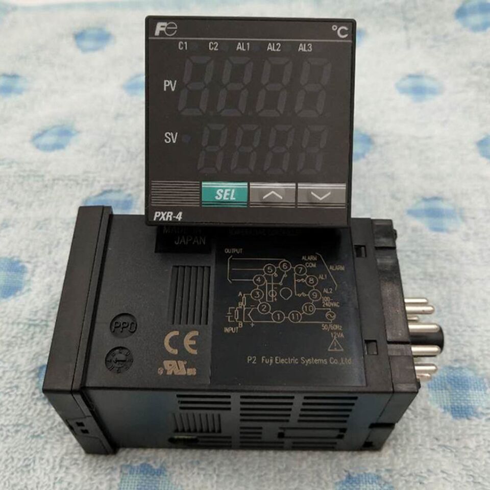 Fuji PXR4TAS1-1V000 Temperature Controller In Box - FUJI