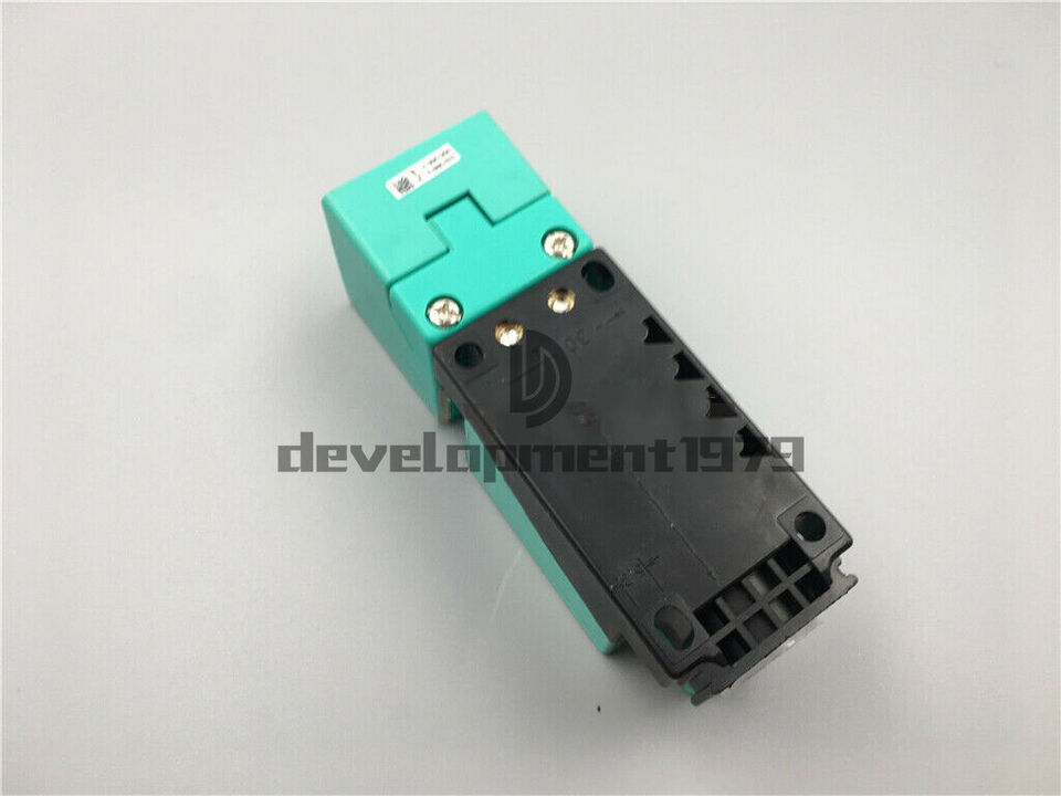 new 1PC NJ15+U4+W PEPPERL+FUCHS SENSOR NJ15-U4-W - PEPPERL+FUCHS