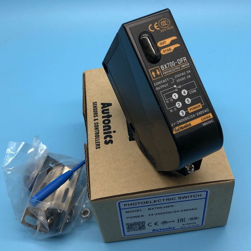 new Autonics BX700-DFR Photoelectric Sensor  One BX700DFR