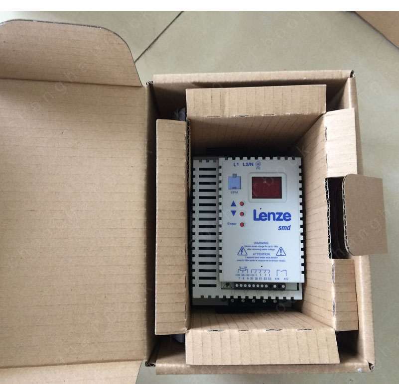 new 1PC  LENZE ESMD222L4TXA Inverter ping