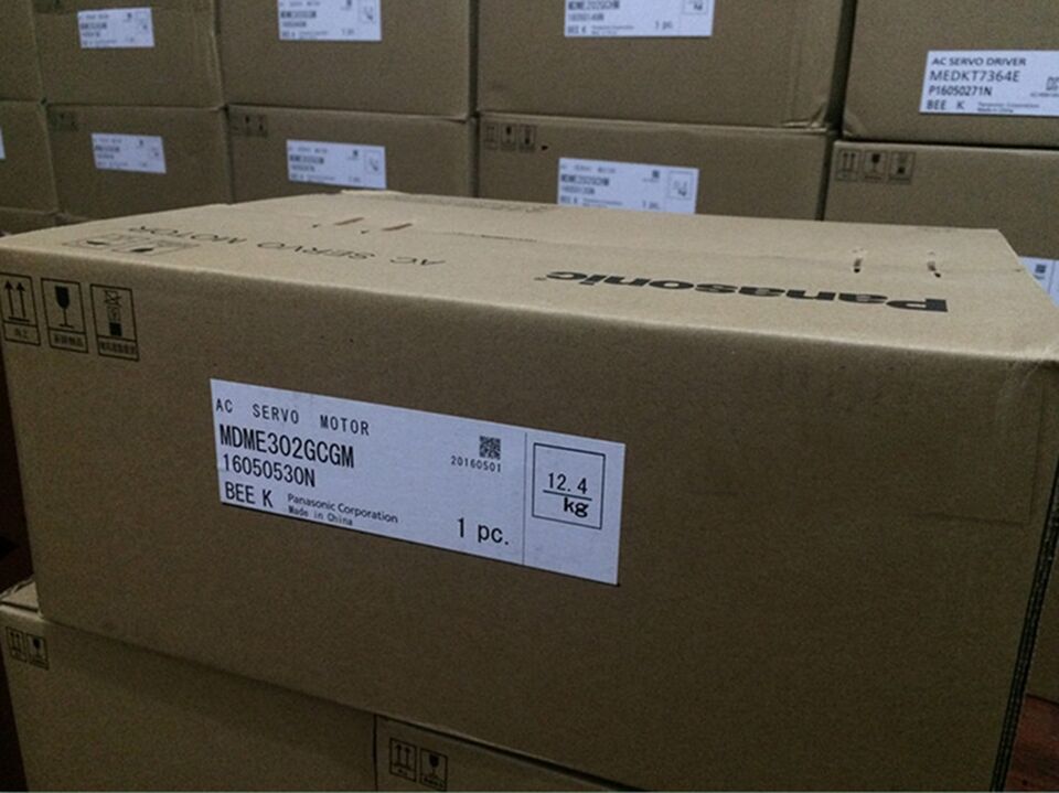 New Panasonic MDME302GCGM Servo Motor 1PC – Premium servo motor with advanced features - PANASONIC