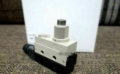 new 1PC Omron SHL-D55 SHLD55 Limit Switch - OMRON