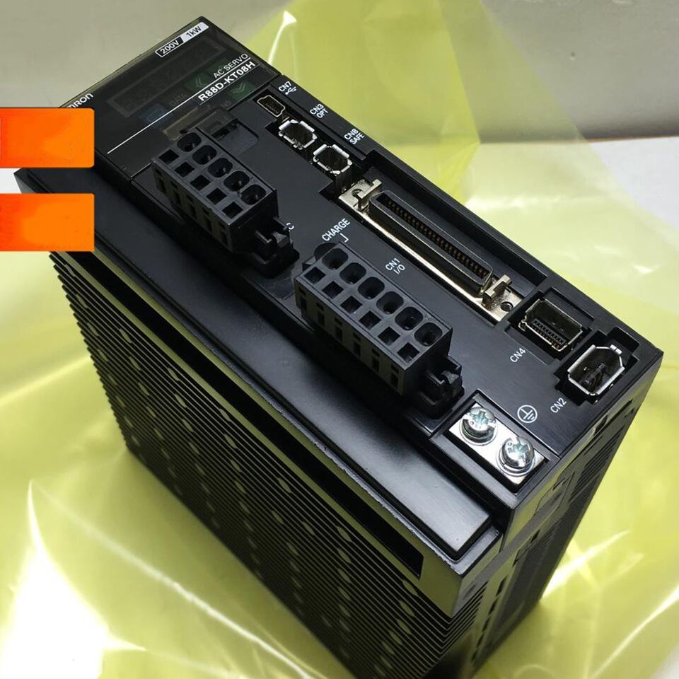 OMRON R88D-KT08H Servo Driver - OMRON